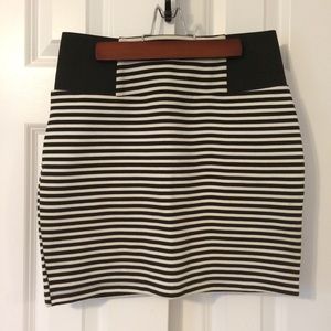 🆕 Black and white stripe mini skirt NWOT